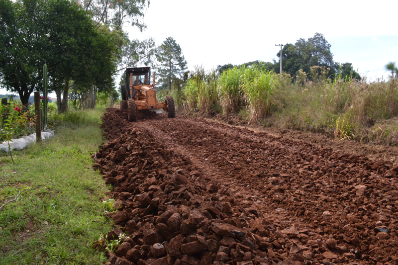Secretaria de Transportes segue com a recuperação de estradas do interior